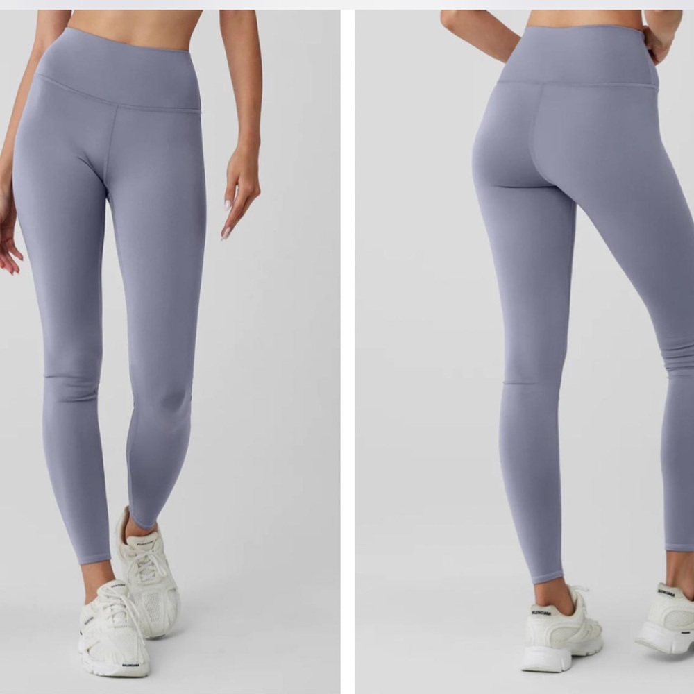 AIRBRUSH leggings- the color is LAVENDER from 2021
Negotiable